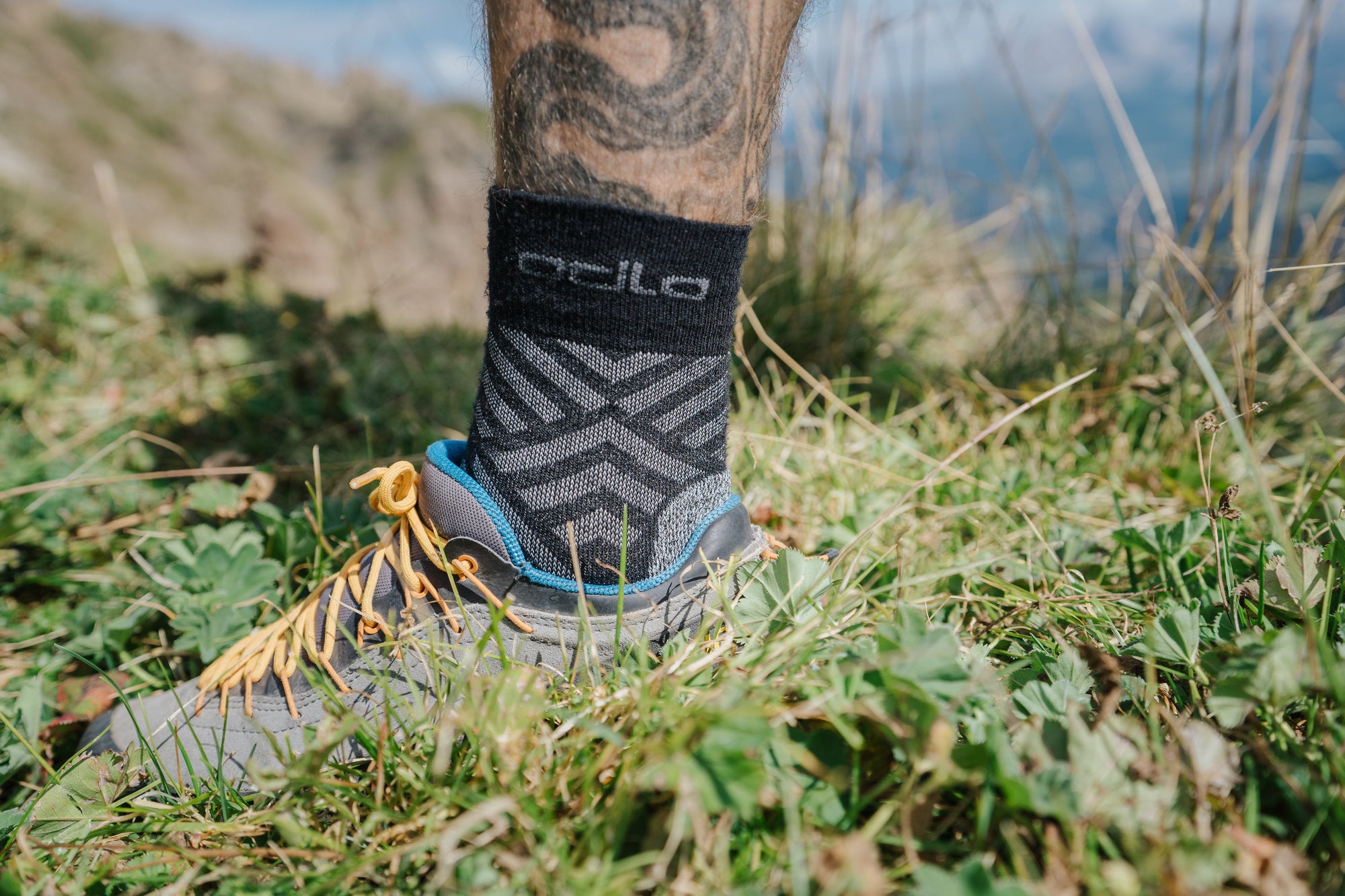 Odlo CERAMICOOL Hiking Micro Crew Socks – Hike and Ride